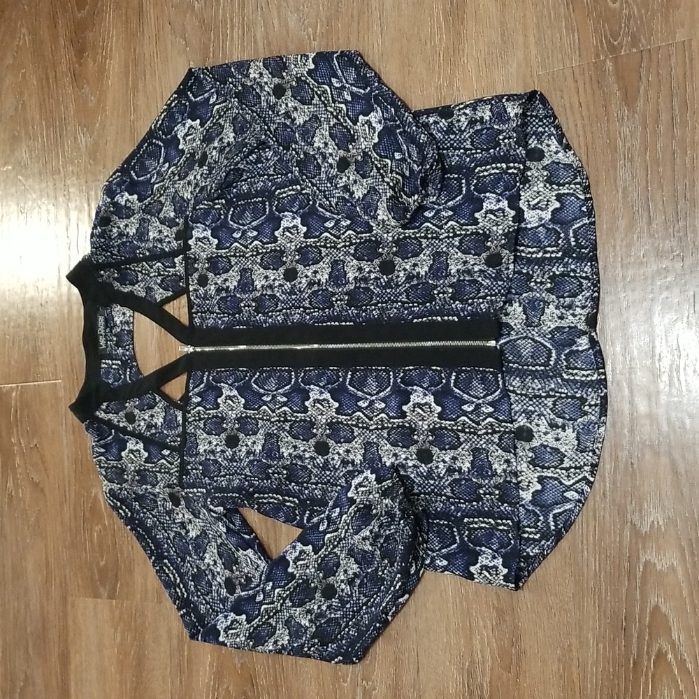 (S) Lady Dutch High Society Lightweight Slightly Sheer Cut Out Blouse Office